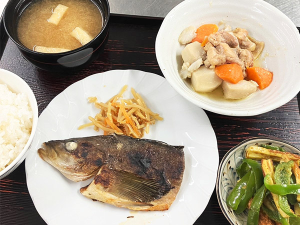 やどまろ荘の食事2